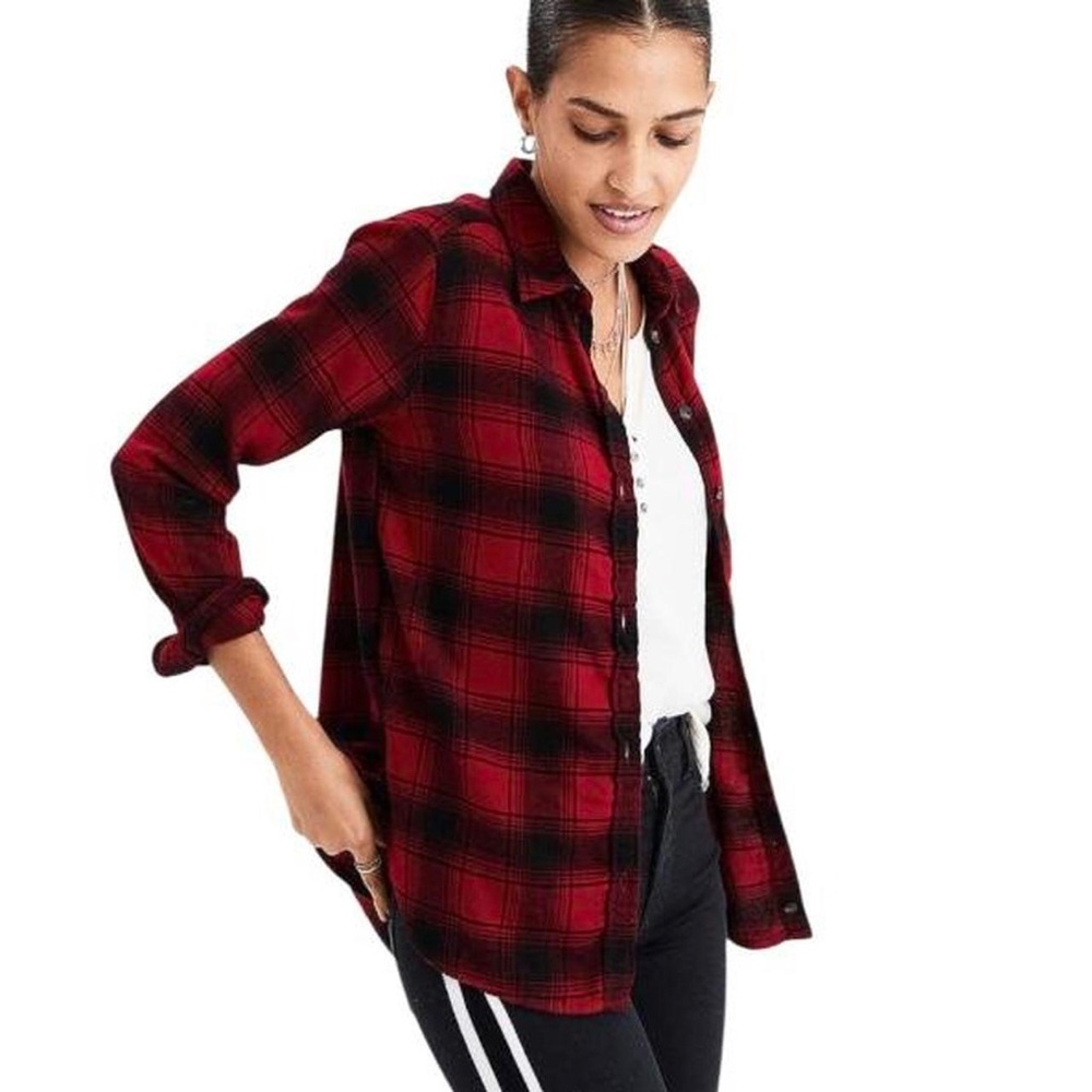 American Eagle Outfitters Red and Black Plaid Boyfriend Flannel Shirt